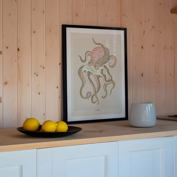 Lámina Octopus de Ana de Lima con un pulpo ilustrado sobre fondo claro, perteneciente a la serie Fresh from the Market.